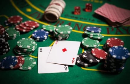 Studio dealer langsung Evolution Gaming dengan setup multi-kamera profesional